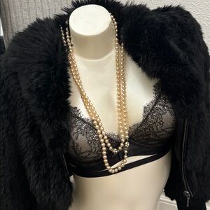 Vintage costume jewelry pearls crystals necklace